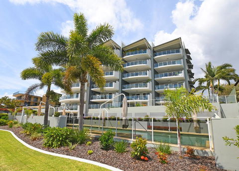 Tingeera Luxury Beachfront Apartments - Dentist Find 0