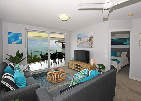 Tingeera Luxury Beachfront Apartments - Dentist Find 1