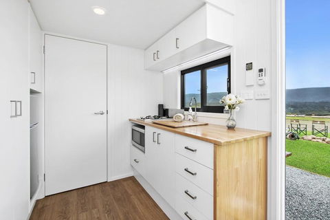 TINY HOME......BIG Views - Dentist Find 3