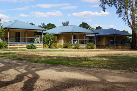 Tooleybuc River Retreat Villas - Dentist Find 0