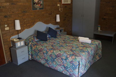 Tooleybuc River Retreat Villas - Dentist Find 2