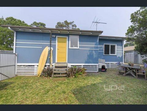 Toot Toot ! 50s Classic Beach House With Bungalow - Dentist Find 3