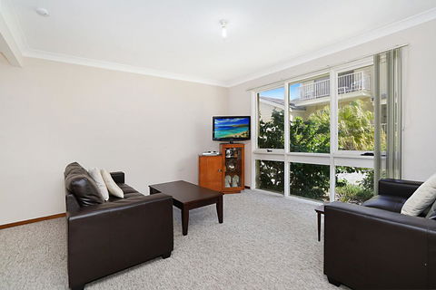 Toowoon Bay Townhouse, Unit 6 - Dentist Search 1