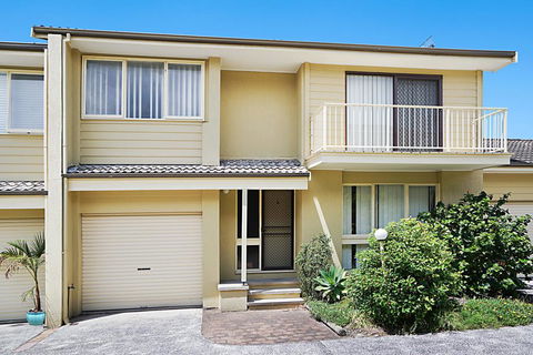 Toowoon Bay Townhouse, Unit 6 - Dentist Search 0