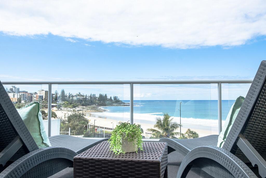 Top Floor Kings Beach Views With Private Rooftop Terrace with spa bath