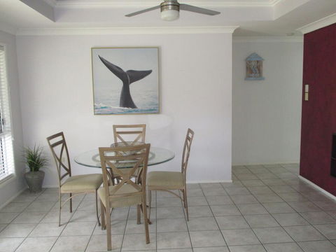 Torquay Beach Holiday House - Dentist Find 1