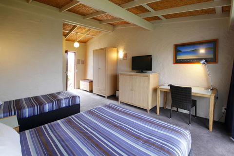 Torquay Hotel/Motel - Dentist Search 0