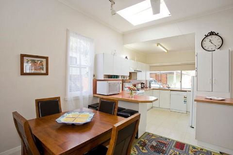 Torquay Retreats Aus - ThirtyOne Pride - Dentist Search 3