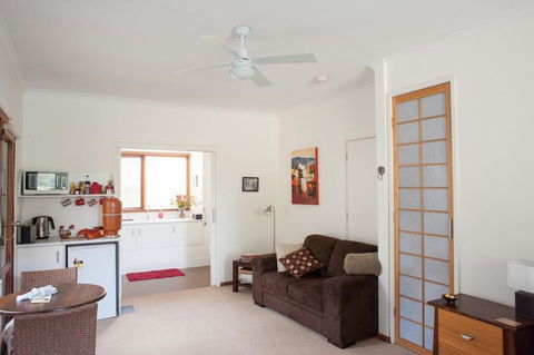 TorquayToongahra BnB - Dentist Find 2