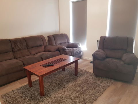 Towncrackers Guest House - Dentist Find 3