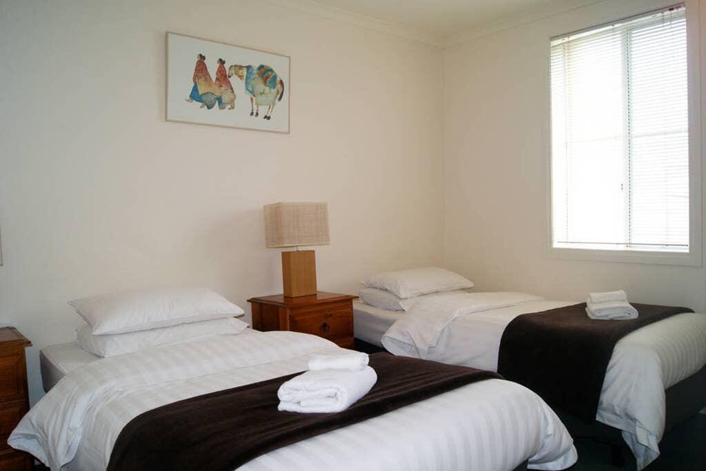 TownhouseMoonee Ponds 4KM to CBD