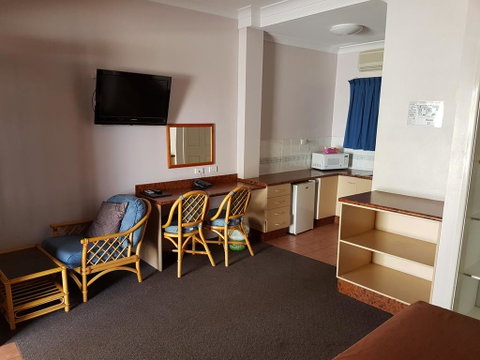 Townview Motel - Dentists Australia 0