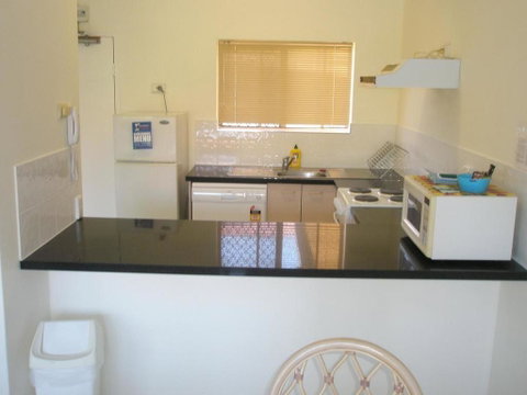 Tradewinds McLeod Holiday Apartments - Dentist Find 3
