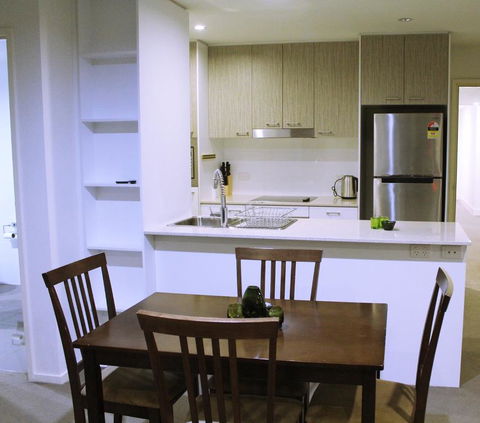 Tranquil, Relaxing Forrest Style Apartment - Braddon CBD - Dentist Find 1