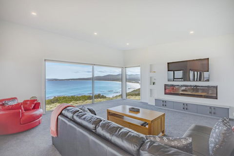 Tranquility Bay Of Fires - Dentist Find 2