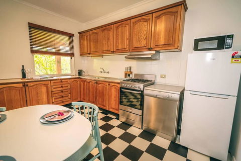 Treasure On Bagot-Free Wifi/Netflix-Close To CBD - Dentist Find 3