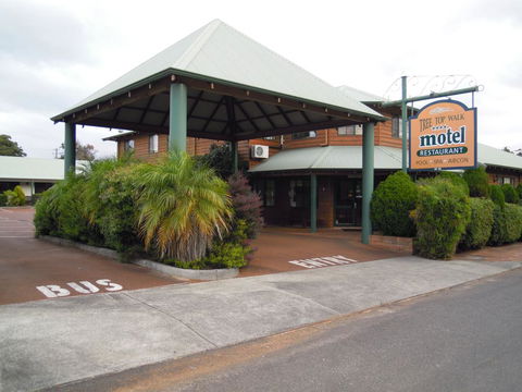 Tree Top Walk Motel - Dentist Find 0