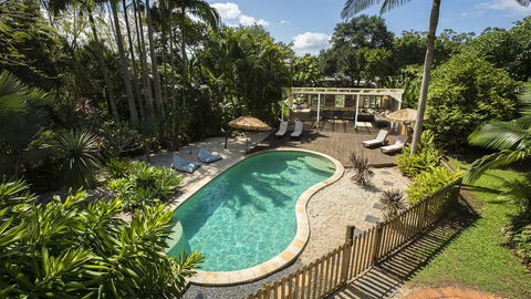 Treehouse On Plantation - Dentists Australia 0