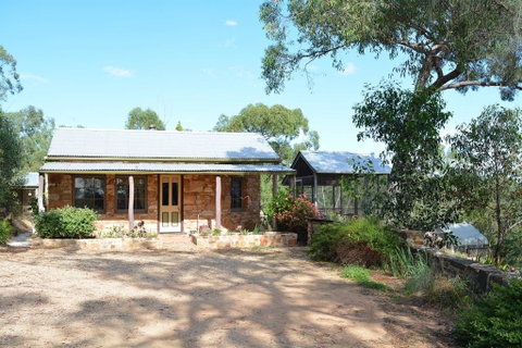 Trestrail Cottage B & B - Dentist Find 0