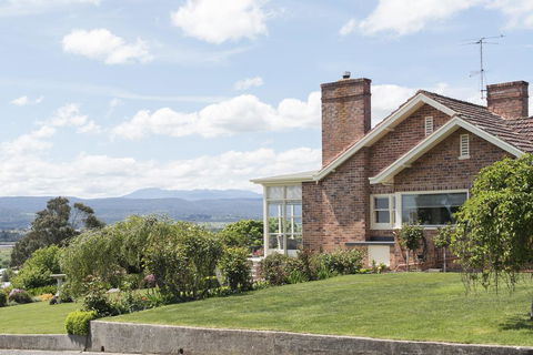 Trevallyn House B & B - Dentist Find 3