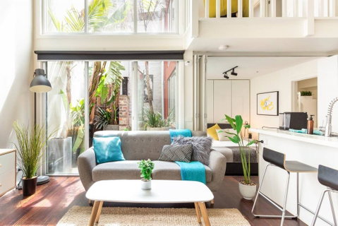 Trendy Loft Near Smith St. With Cosy Courtyard And Parking - Dentist Find 0