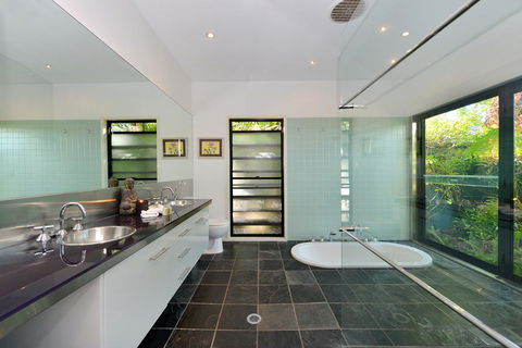 Trinity Beach Hideaway - Dentist Search 0