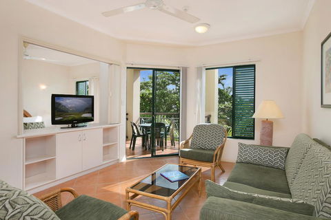 Tropic Towers Apartments - Dentists Australia 3