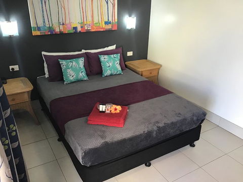 Tropical Lodge - Dentist Find 1