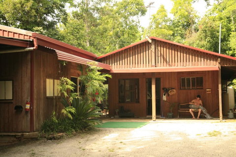 Tropical Bliss Bed And Breakfast - Dentist Find 0