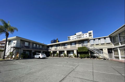 Tropicana Motel - Dentist Search 2
