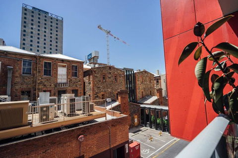 Tropicana On Bent - WiFi - Nespresso Heart Of East End - Dentist Find 1