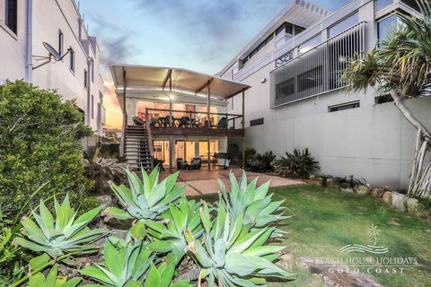 True Beachfront Beach House - Dentist Search 1
