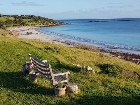 Tu Emuz Stone Beachfront Villa, Emu Bay, Kangaroo Is - Dentist Search 0