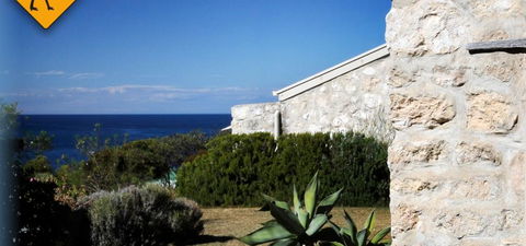 Tu Emuz Stone Beachfront Villa, Emu Bay, Kangaroo Is - Dentist Search 3