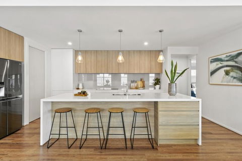 Tubular Beach House 34 - Dentist Search 3