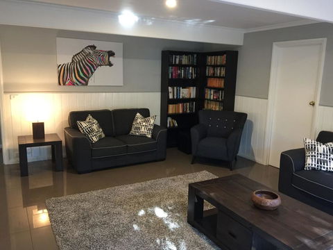 Tudor House - Large Family Home - Dentist Find 2