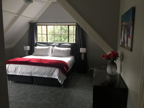 Tudor House - Large Family Home - Dentist Find 0