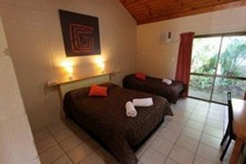 Tully Motel - Dentist Find 1