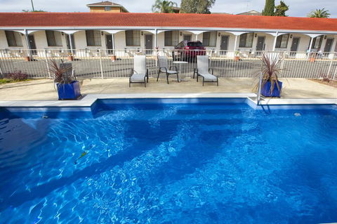 Tuncurry Beach Motel - Dentist Find 2