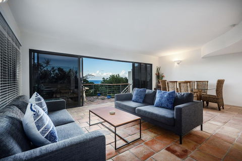 Tuscan Inspired Townhouse Minutes From The Beach - Dentist Find 2