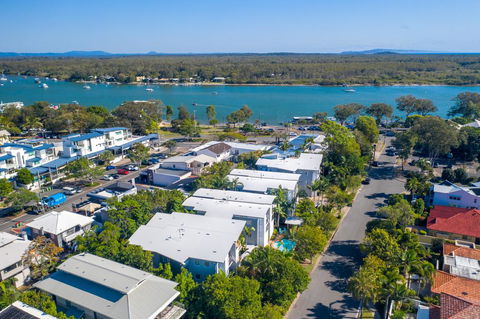 Twin Quays Noosa - Dentist Find 3