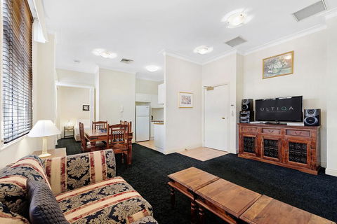 ULTIQA Rothbury Hotel - Dentist Find 3