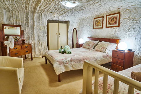 Underground Bed & Breakfast - Dentists Australia 2