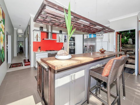 Unique, Tropical Rainforest Getaway - Dentists Australia 3