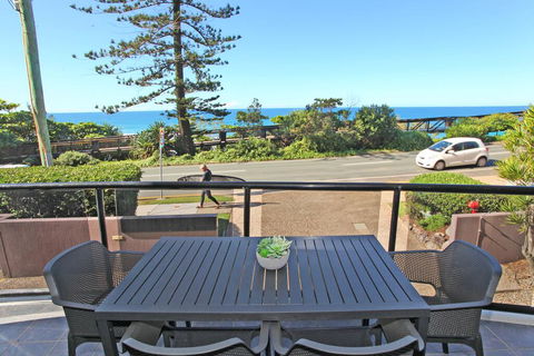 Unit 1 Phoenix Apartments, Coolum Beach - Dentist Find 0