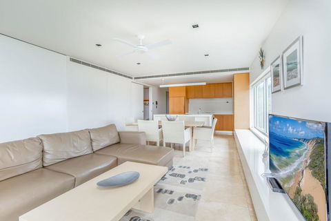 Unit 101 Plantation Resort - Rainbow Beach, Plantation Resort, Second Floor, Aircon, Pool, Spa - Dentist Find 3