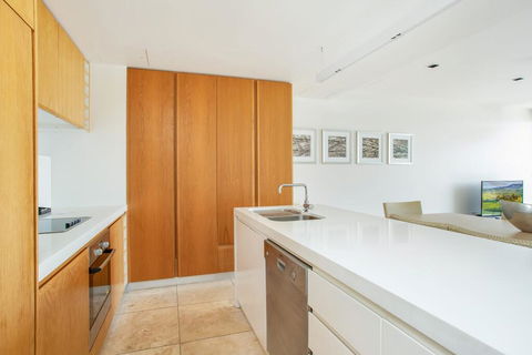 Unit 101 Plantation Resort - Rainbow Beach, Plantation Resort, Second Floor, Aircon, Pool, Spa - Dentist Find 1