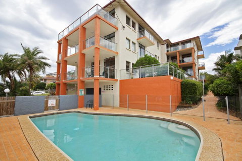 Unit 2, Cooltoro Court, 7 Frank Street Coolum Beach, 400 BOND, LINEN INCLUDED - Dentist Search 1