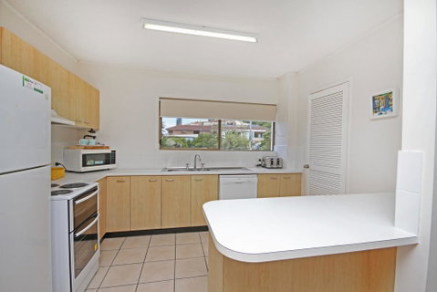 Unit 2, Cooltoro Court, 7 Frank Street Coolum Beach, 400 BOND, LINEN INCLUDED - Dentist Search 3