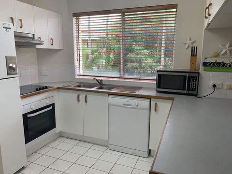 Unit 3 'Kings Cove', Kings Beach - Dentist Find 2